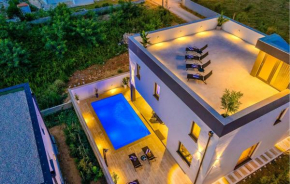 Stunning Home In Privlaka